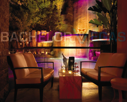 Tryst nightclub poolside tables