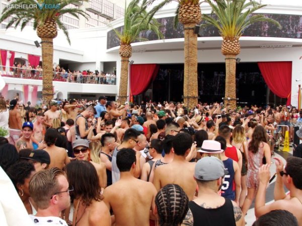 las-vegas-pool-ready