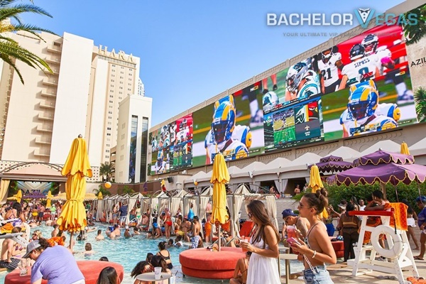 las-vegas-pool-time