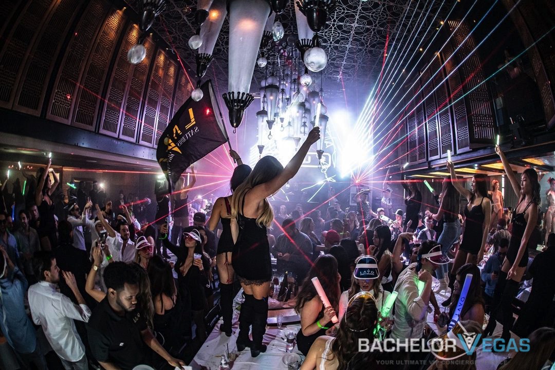 party dancers brunch